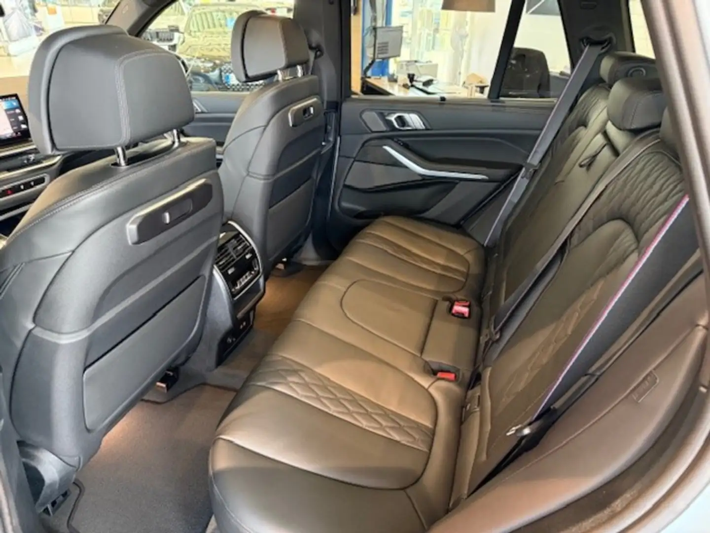 2026 BMW X5, 1 km, Deutschland — Foto 7 z 12