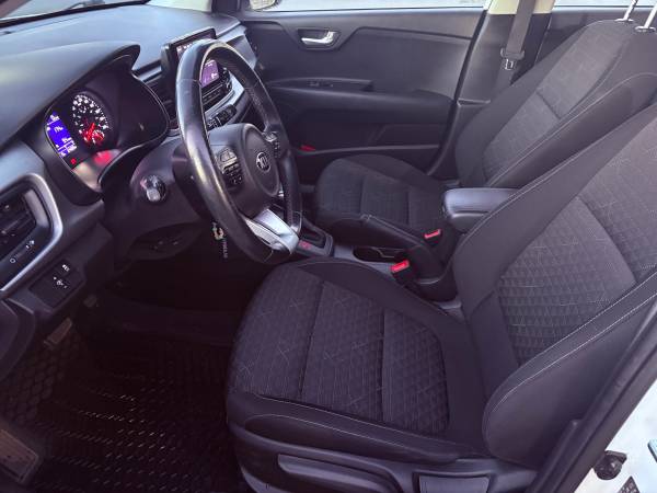 2021 Kia, Import Kanada — Foto 10 z 12