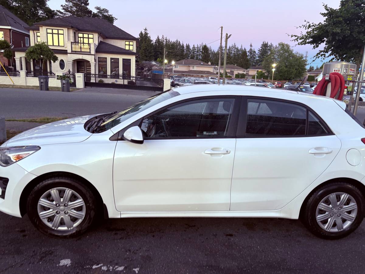2021 Kia, Import Kanada — Foto 5 z 12
