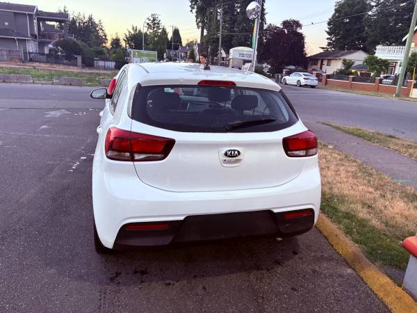 2021 Kia, Import Kanada — Foto 6 z 12