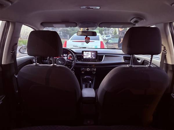 2021 Kia, Import Kanada — Foto 8 z 12