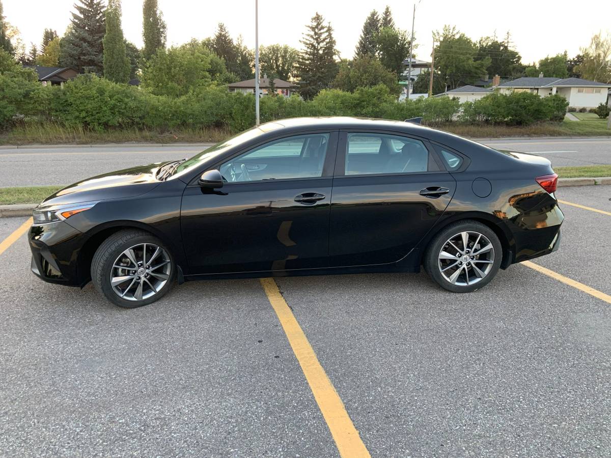 2022 Kia, Import Kanada — Foto 3 z 12