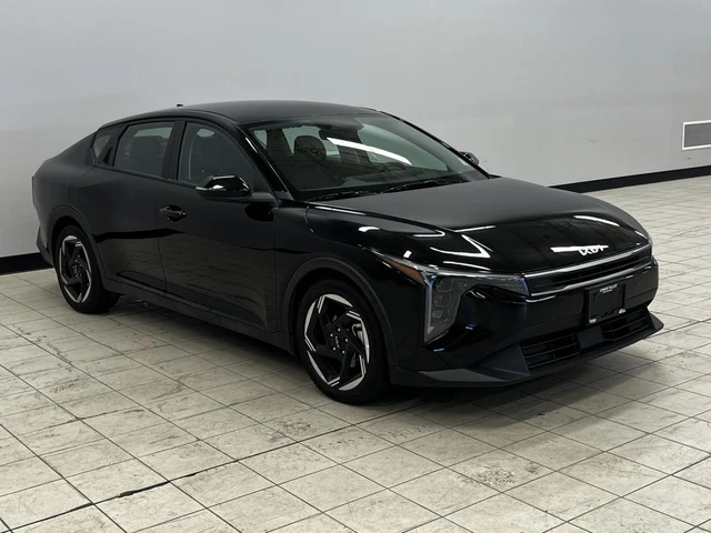 2025 Kia K4 EX, schwarz, 25.131 km, Import Kanada — Foto 1