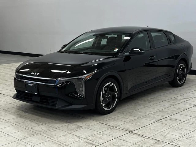 2025 Kia K4 EX, schwarz, 25.131 km, Import Kanada — Foto 3 z 5