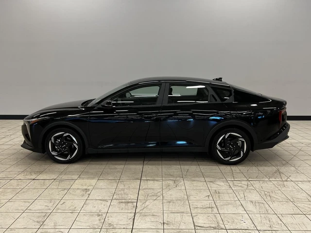 2025 Kia K4 EX, schwarz, 25.131 km, Import Kanada — Foto 4 z 5
