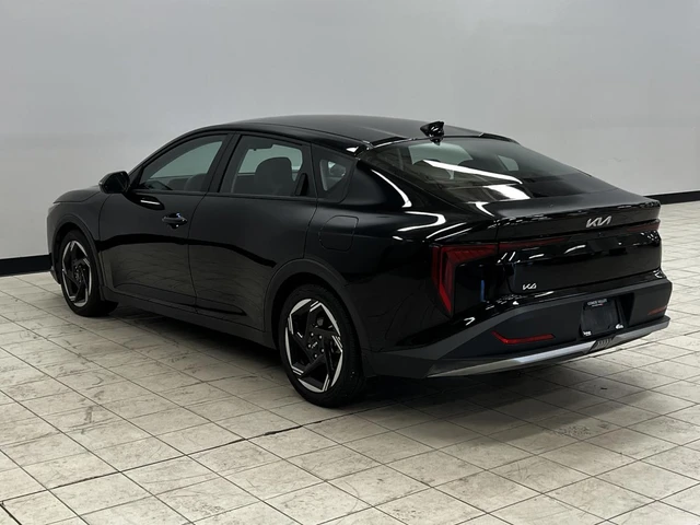 2025 Kia K4 EX, schwarz, 25.131 km, Import Kanada — Foto 5 z 5