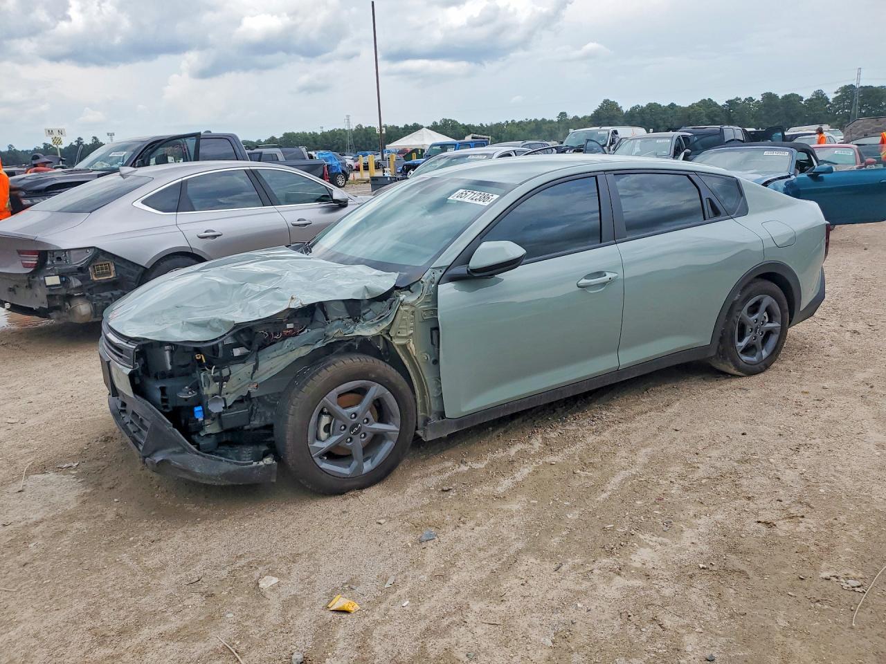 2026 Kia K4 LX, grau, 15.237 km, Import USA — Foto 1