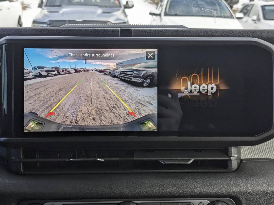 2026 Jeep, Import Kanada — Foto 12 z 12