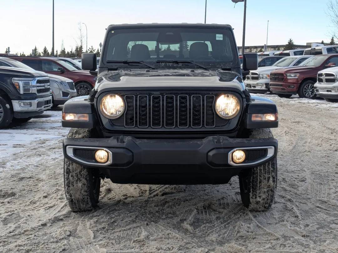 2026 Jeep, Import Kanada — Foto 2 z 12