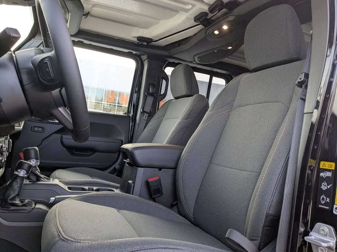 2026 Jeep, Import Kanada — Foto 9 z 12
