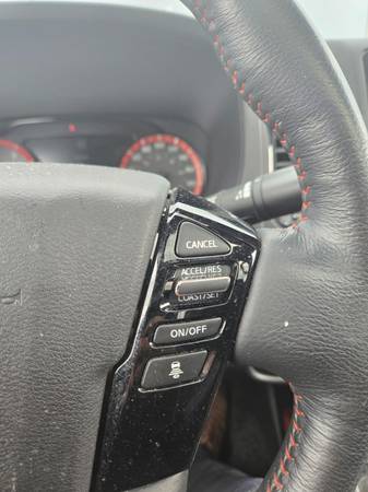 2022 Nissan, Import Kanada — Foto 12 z 12