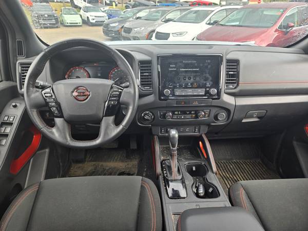 2022 Nissan, Import Kanada — Foto 9 z 12