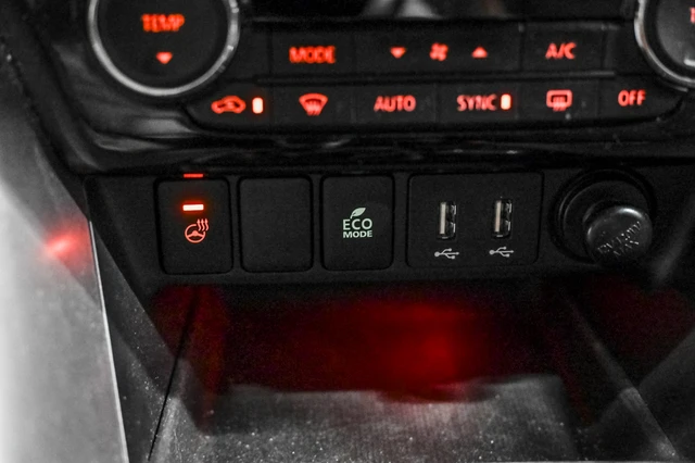 2023 Mitsubishi Eclipse Cross ES S-AWC, 41.750 km, Import Kanada — Foto 13 z 20