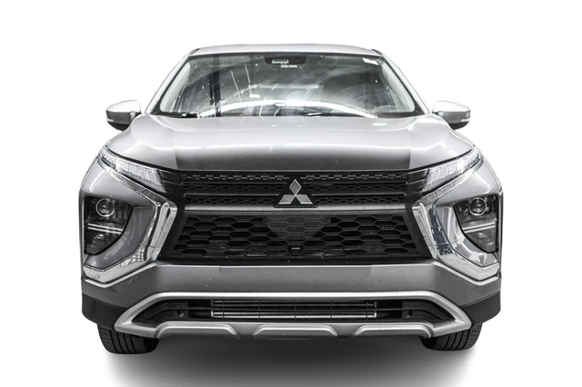 2023 Mitsubishi Eclipse Cross ES S-AWC, 41.750 km, Import Kanada — Foto 2 z 20
