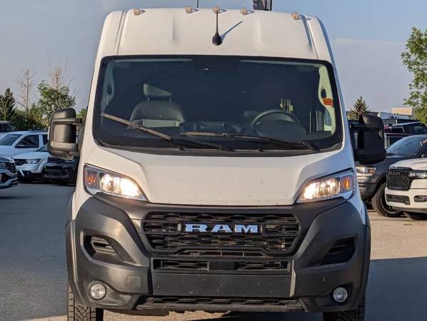 2025 RAM, Import Kanada — Foto 2 z 12