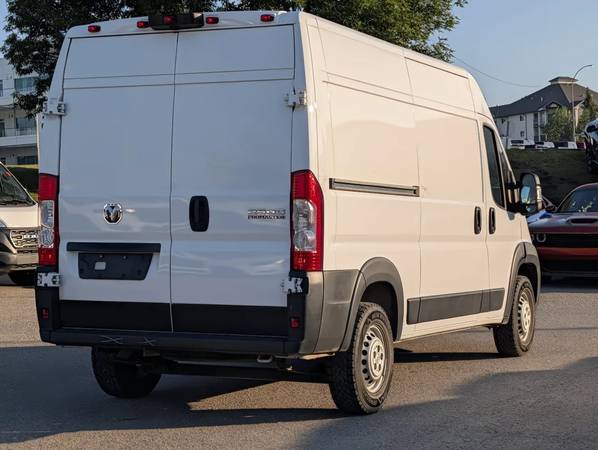 2025 RAM, Import Kanada — Foto 7 z 12