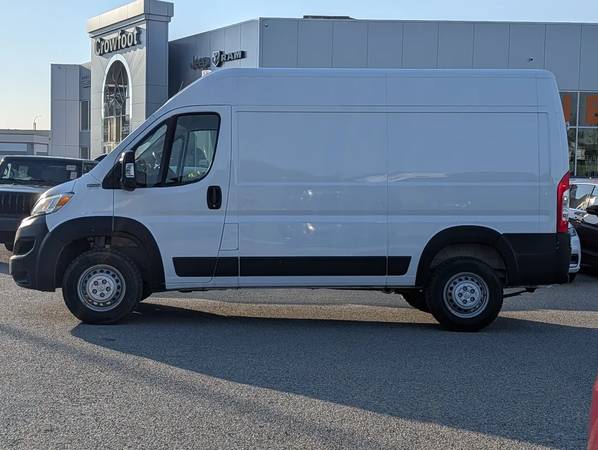 2025 RAM, Import Kanada — Foto 8 z 12