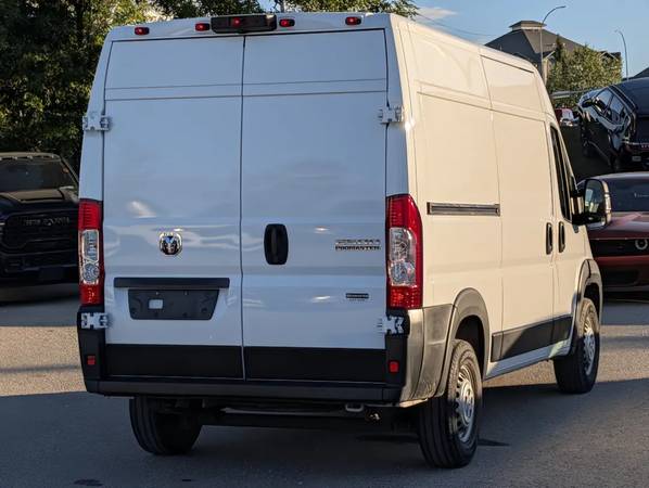 2025 RAM, Import Kanada — Foto 6 z 12