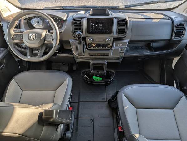 2025 RAM, Import Kanada — Foto 11 z 12