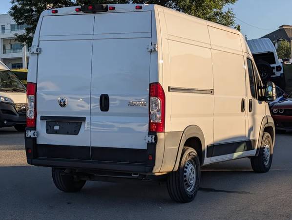 2025 RAM, Import Kanada — Foto 6 z 12