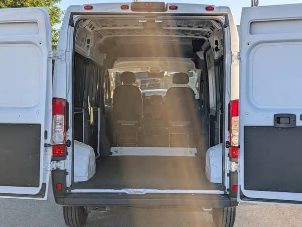 2025 RAM, Import Kanada — Foto 9 z 12
