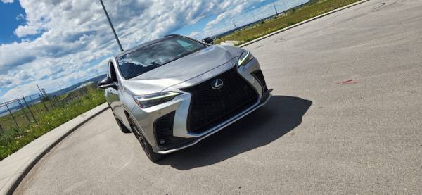 2022 Lexus, Import Kanada — Foto 1