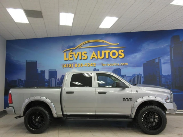 2023 RAM 1500 SLT CREW-CAB BOITE 5'7 4X4 V6 3.6L **51 700KM** BEAU LOOK, grau, 51.700 km, Import Kanada — Foto 1